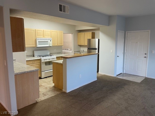 8250 North Grand Canyon Drive 2085