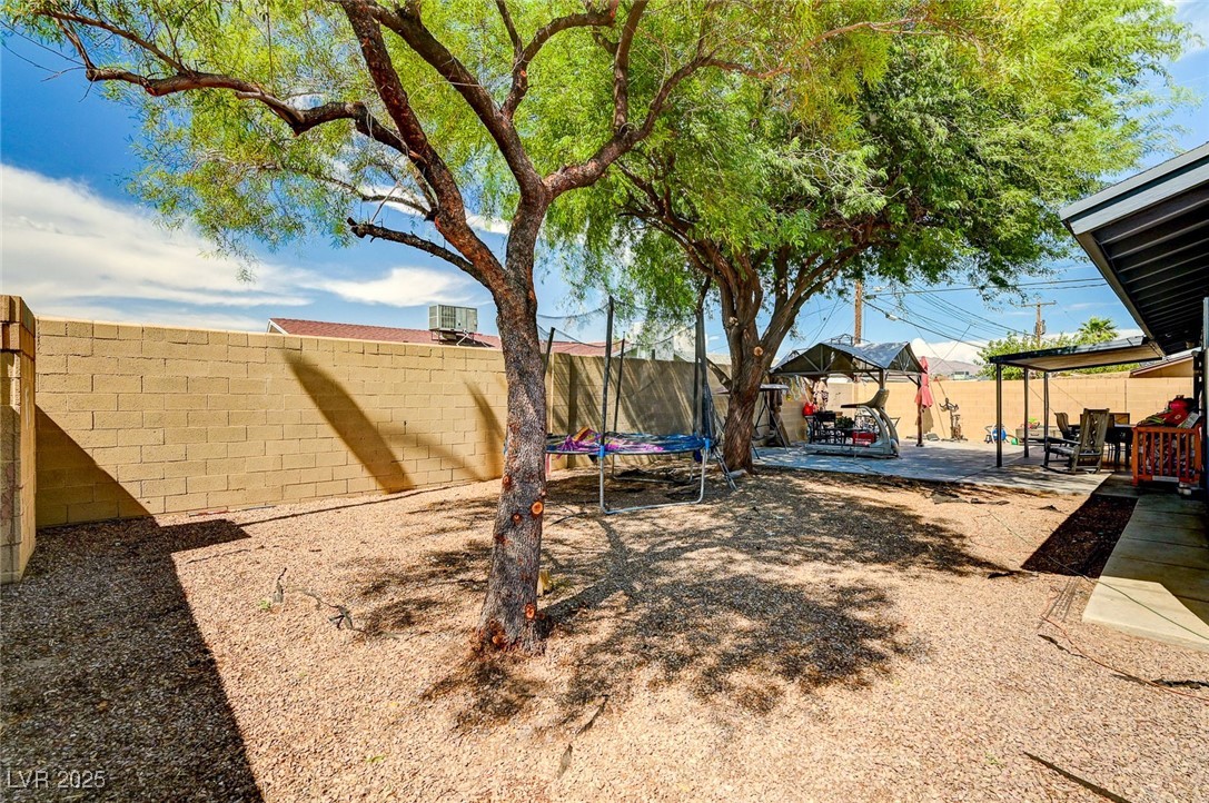 2901 Scarlet Oak Avenue