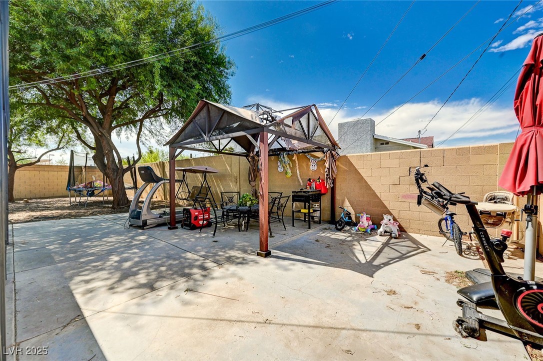 2901 Scarlet Oak Avenue