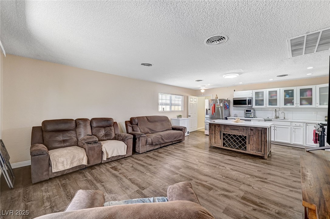 2901 Scarlet Oak Avenue