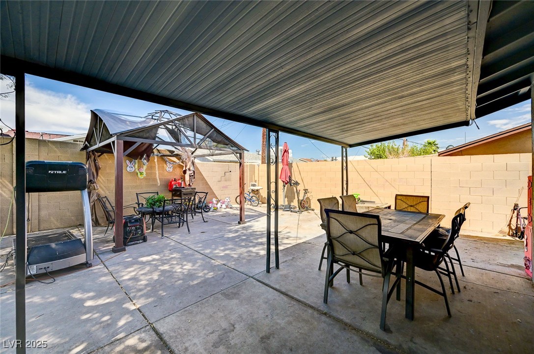 2901 Scarlet Oak Avenue