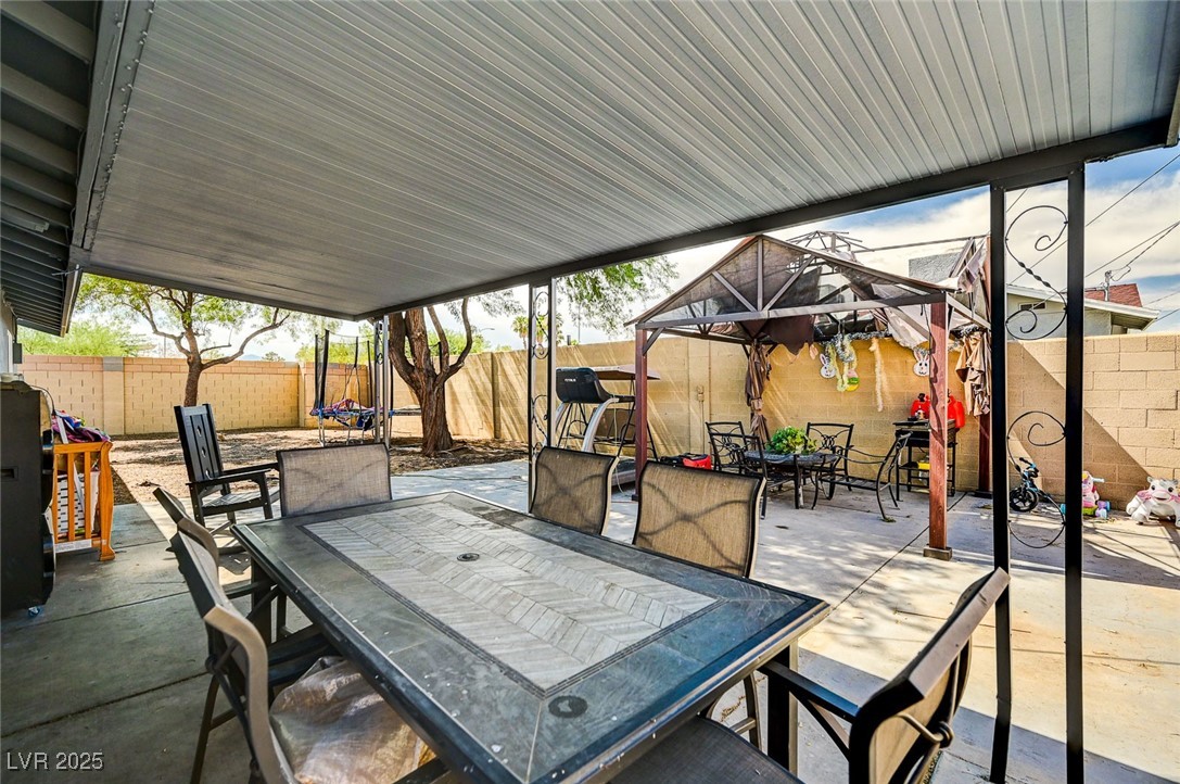 2901 Scarlet Oak Avenue