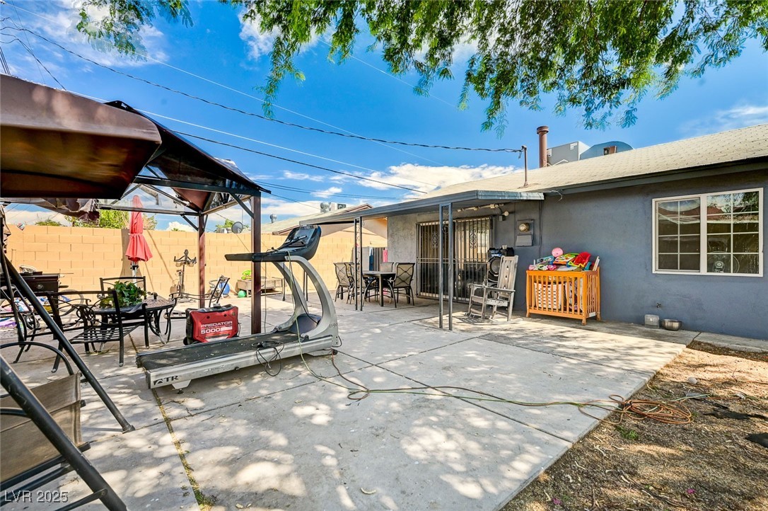2901 Scarlet Oak Avenue