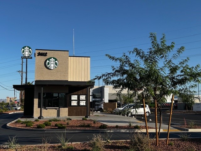 2695 Aracatuba Avenue