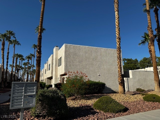 2695 Aracatuba Avenue