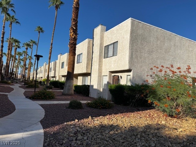 2695 Aracatuba Avenue