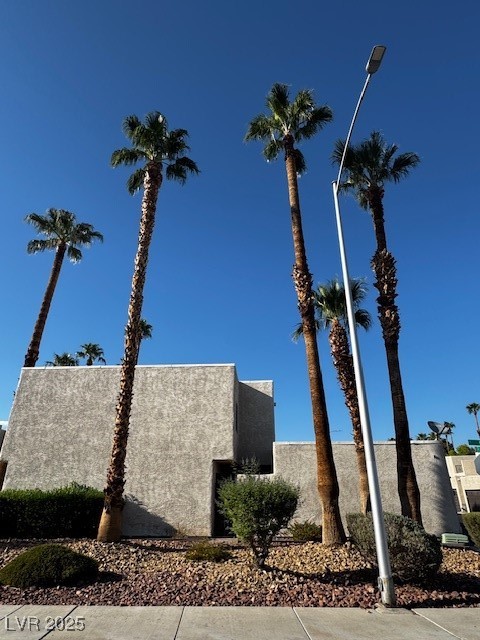 2695 Aracatuba Avenue
