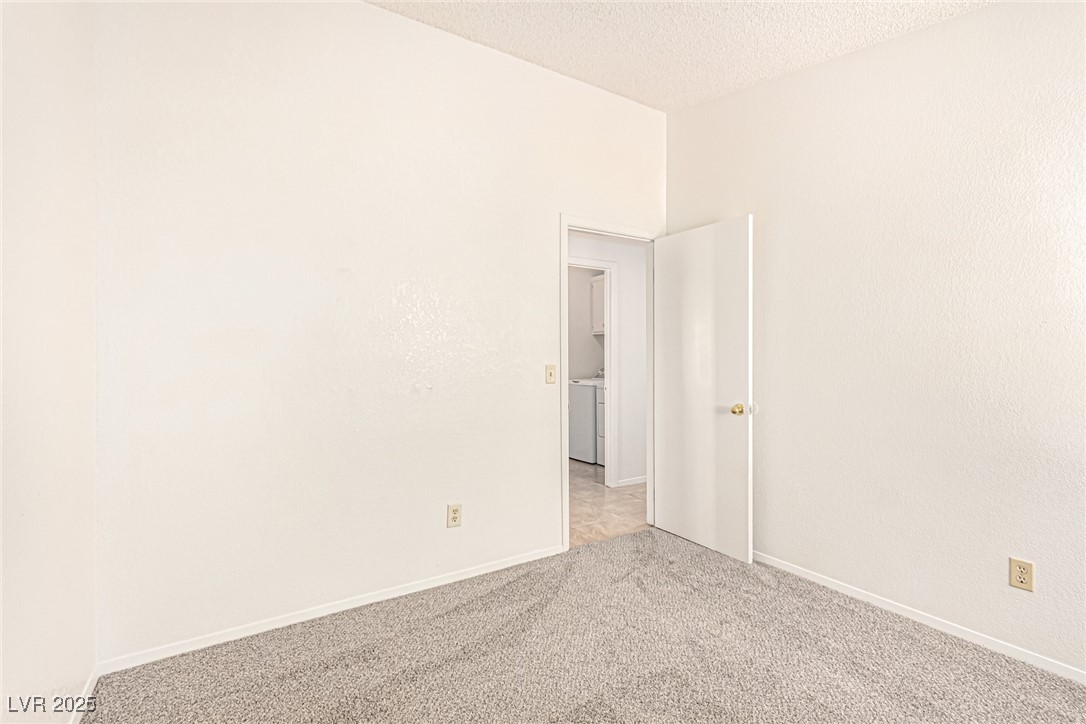 8221 Dans Glen Place