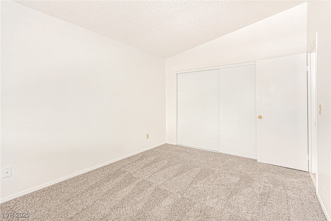 8221 Dans Glen Place