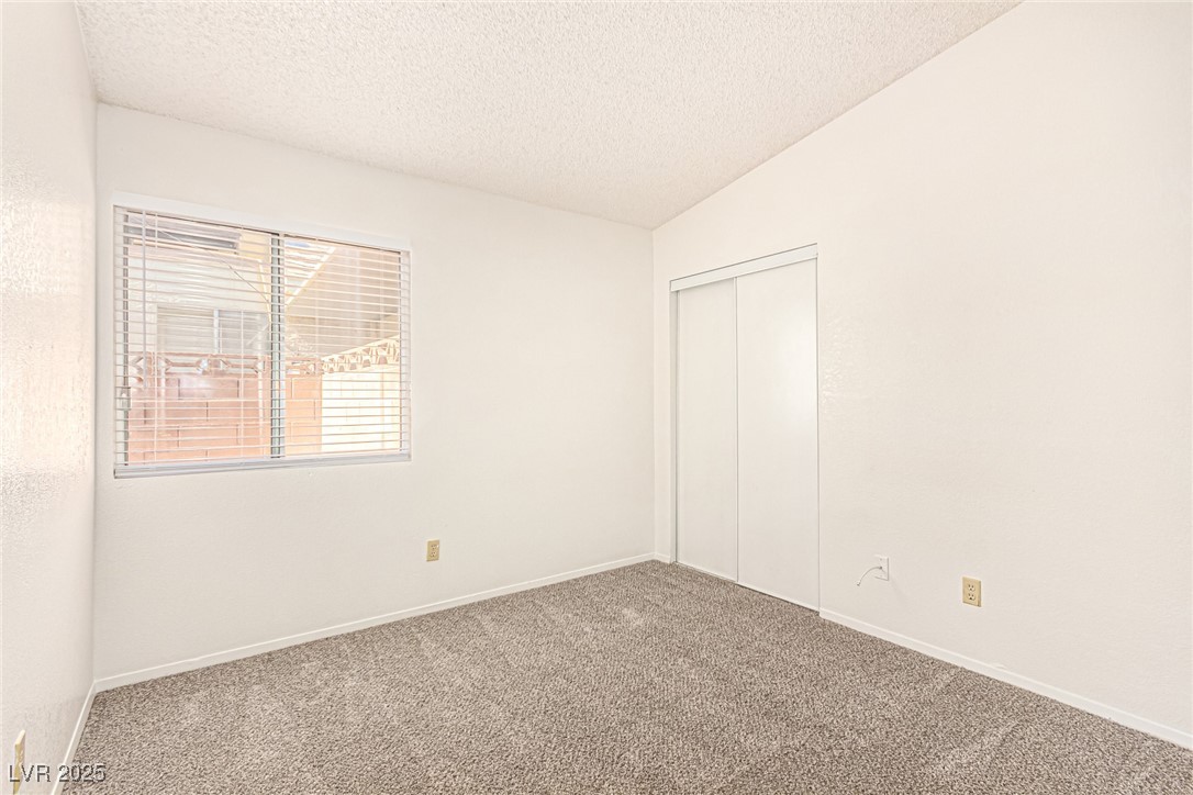 8221 Dans Glen Place