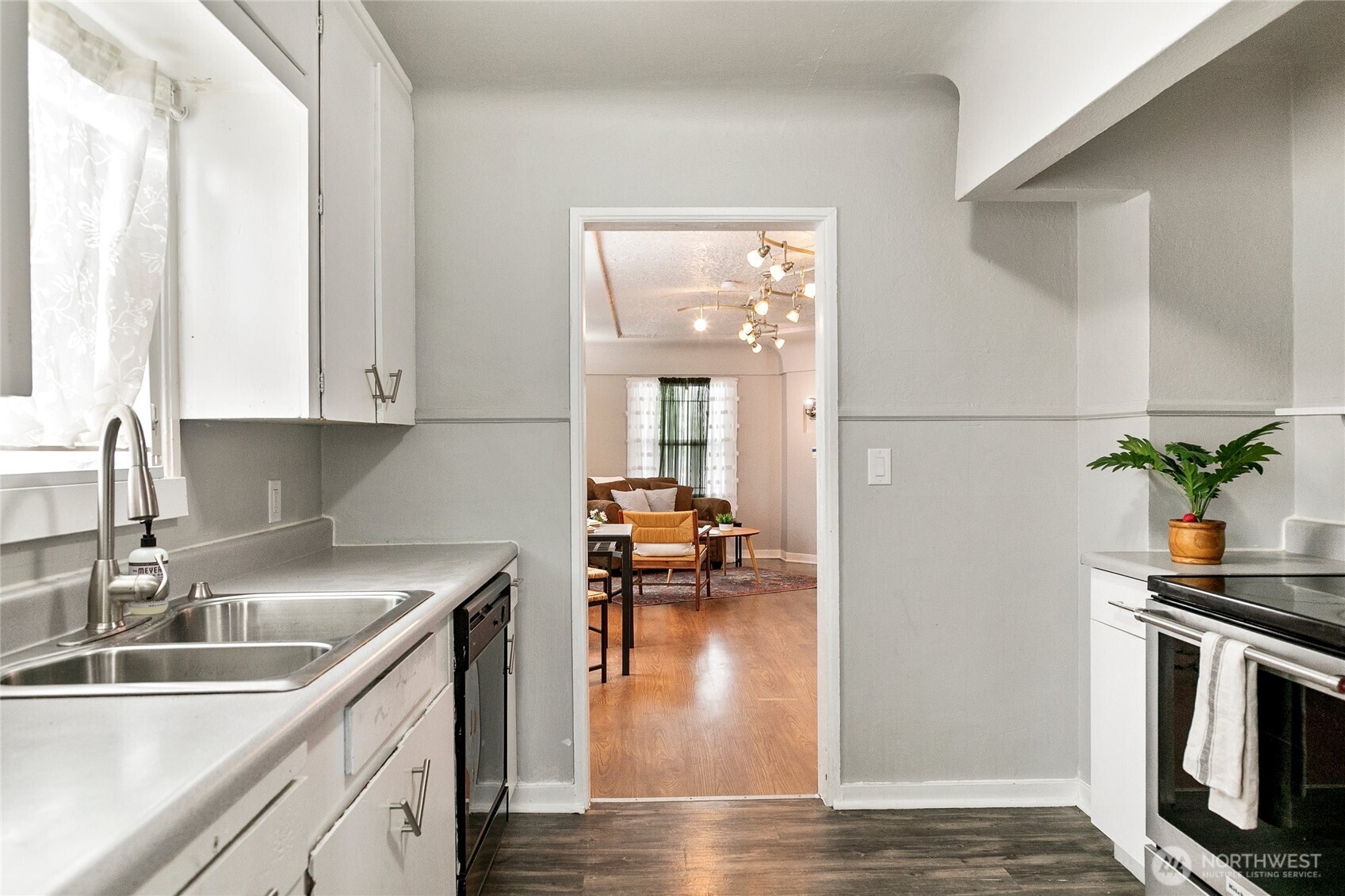 1105 6th Street