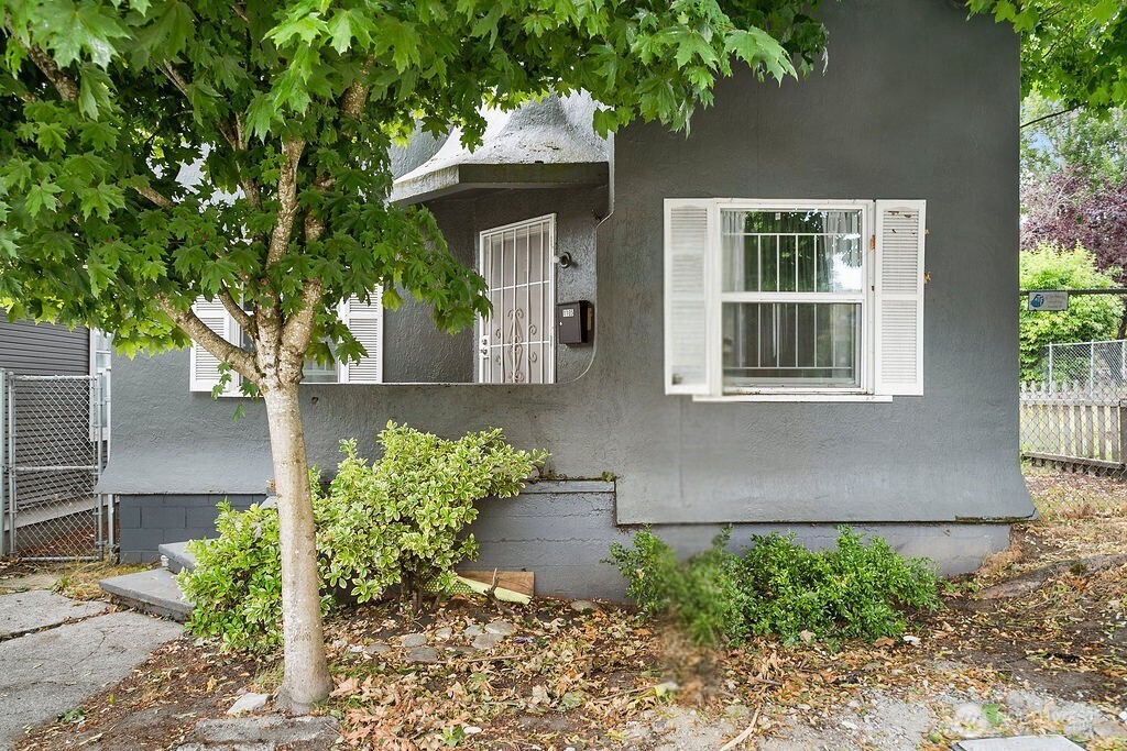 1105 6th Street