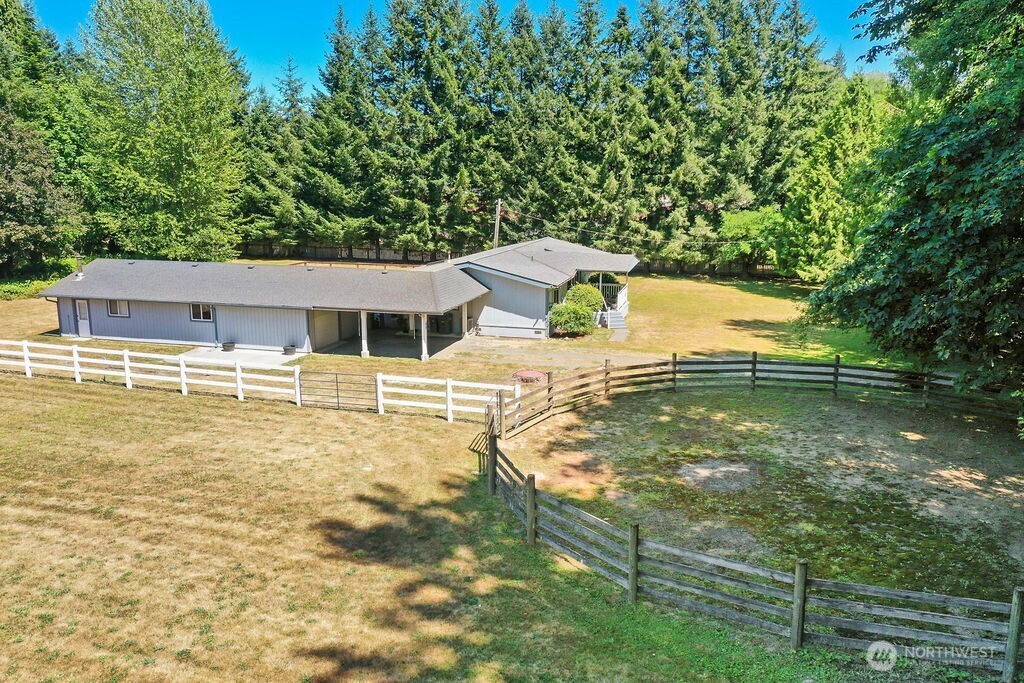 60 NE Davis Farm Road
