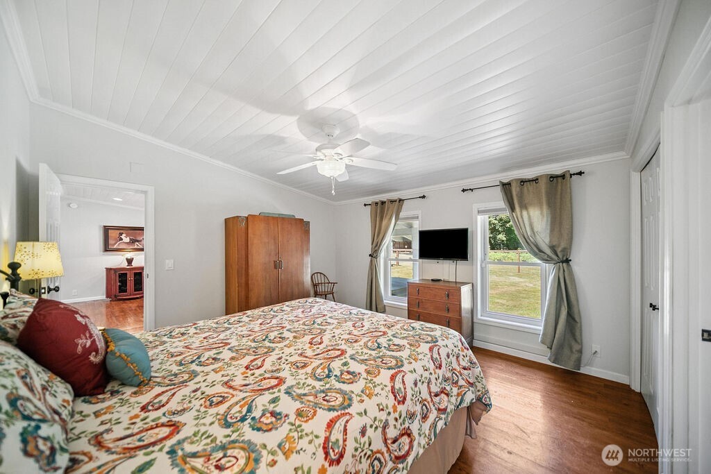 60 NE Davis Farm Road