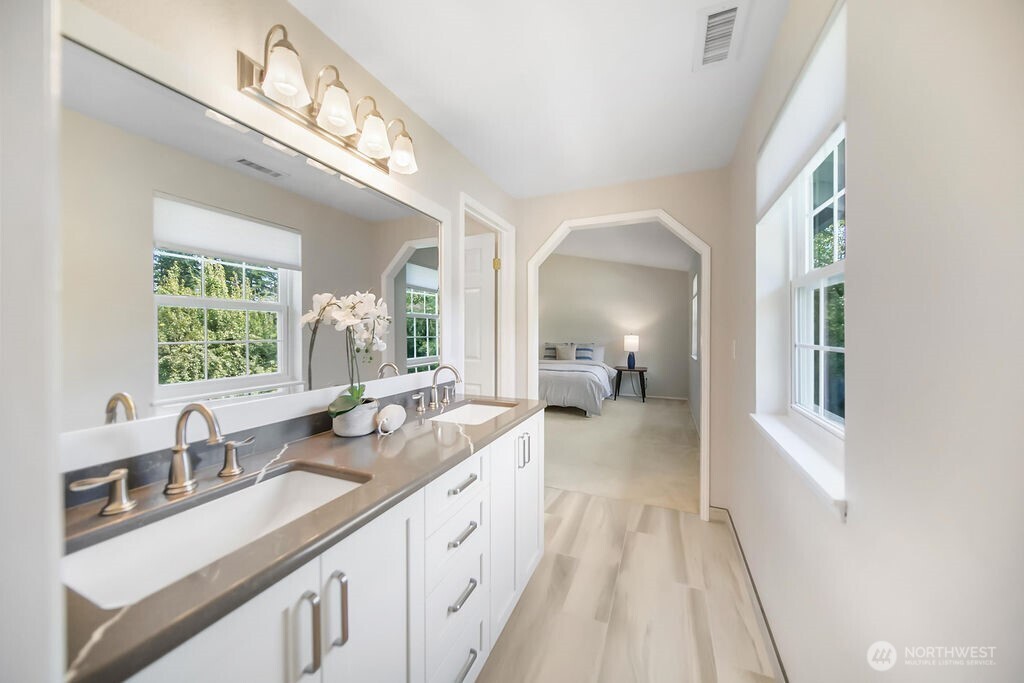 3055 NW Colonial Lane