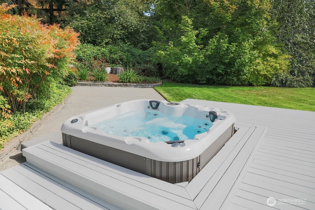 3055 NW Colonial Lane