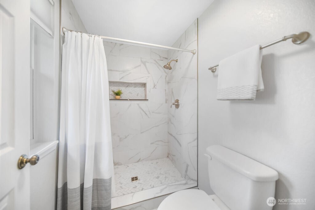 3055 NW Colonial Lane