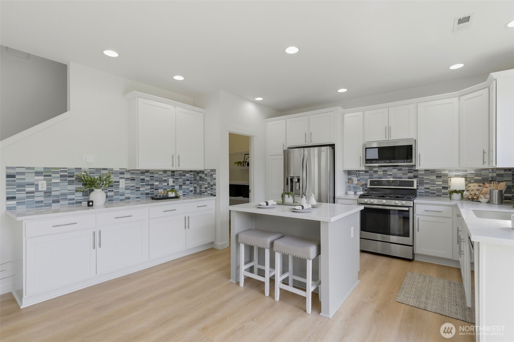 11208 Borgen Loop
