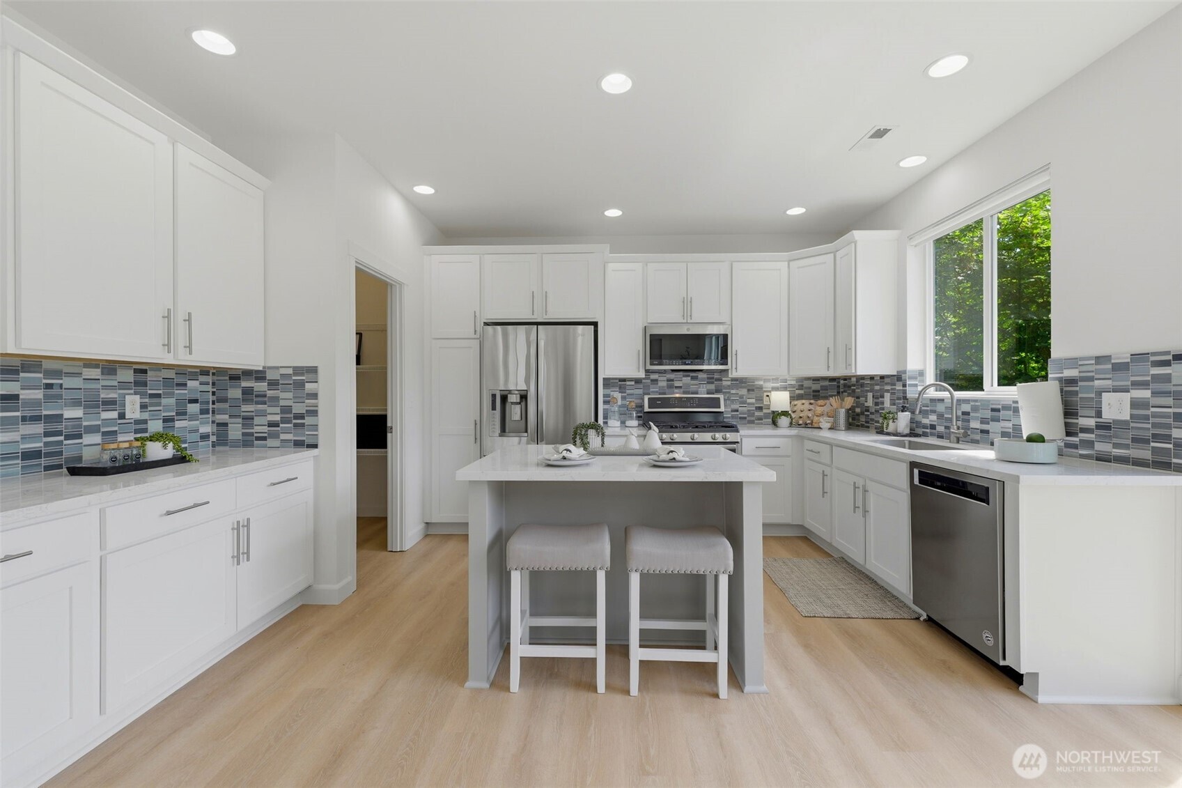 11208 Borgen Loop