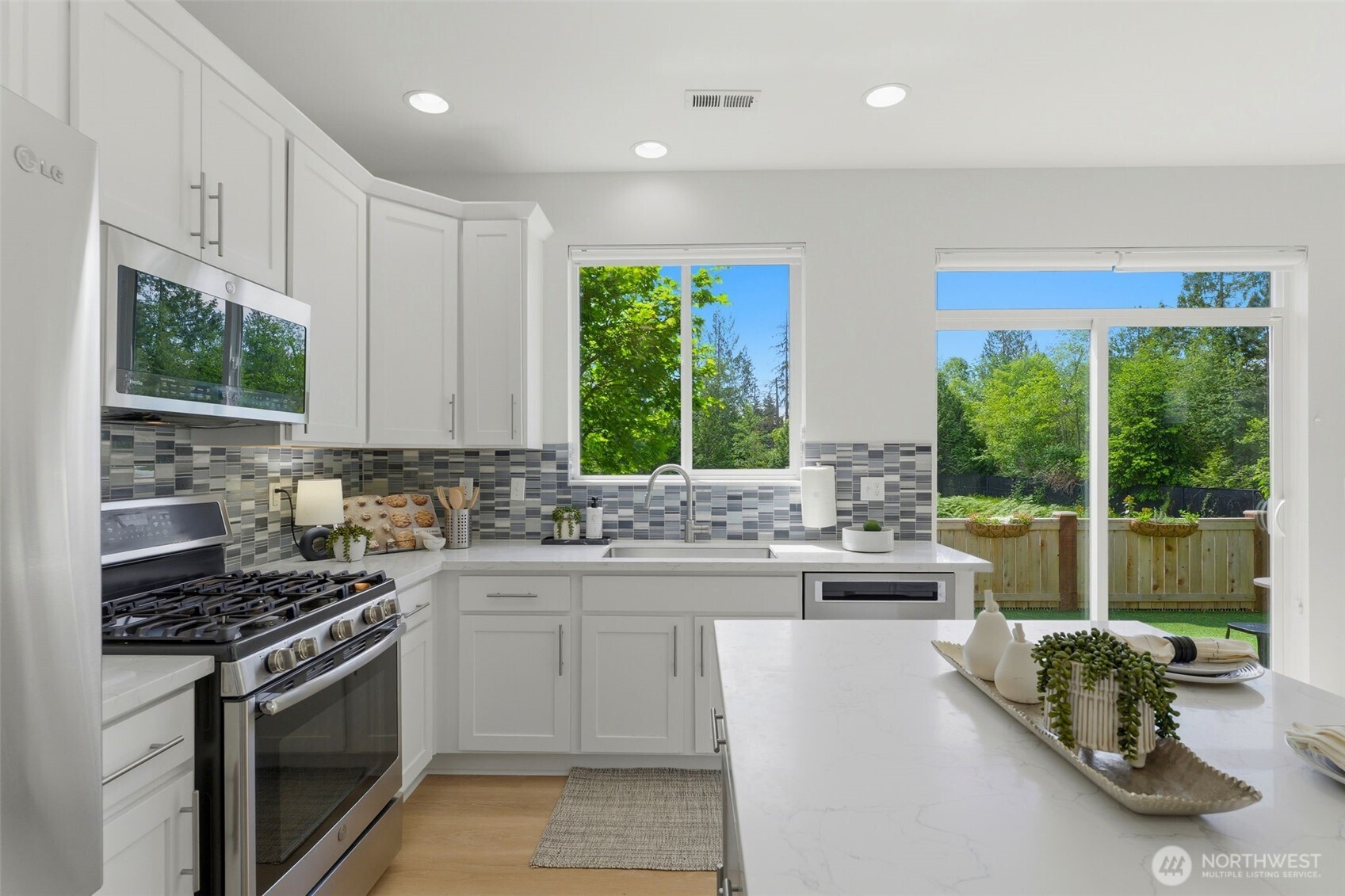11208 Borgen Loop