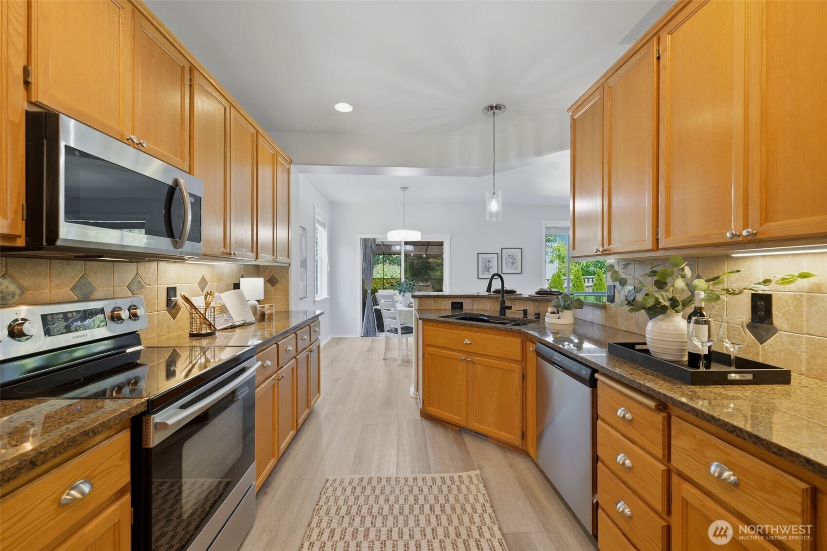 3331 Laurelwood Circle NE