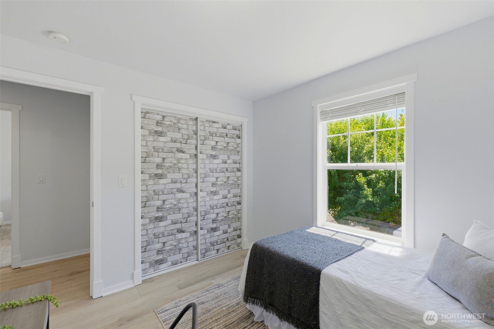 3331 Laurelwood Circle NE