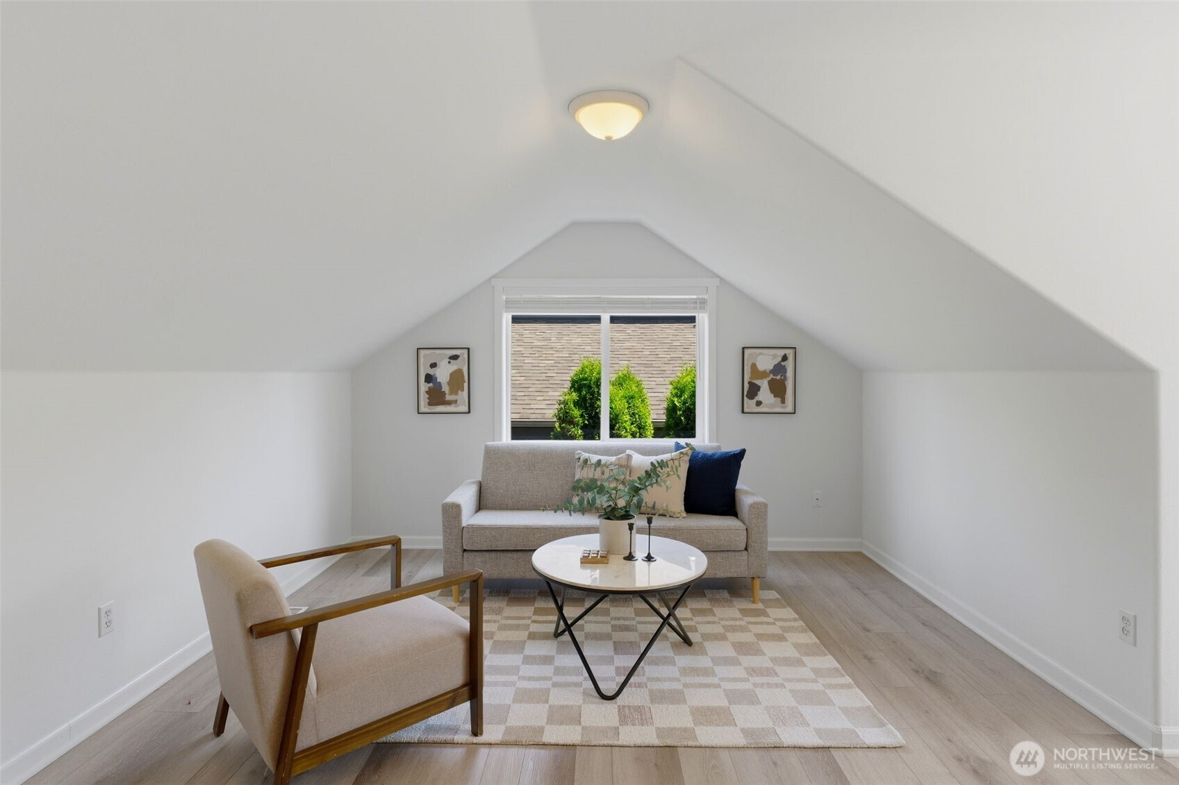 3331 Laurelwood Circle NE