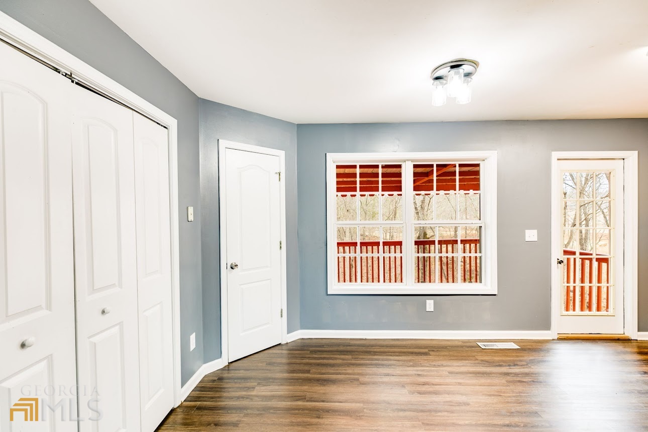 220 Jordan Lane