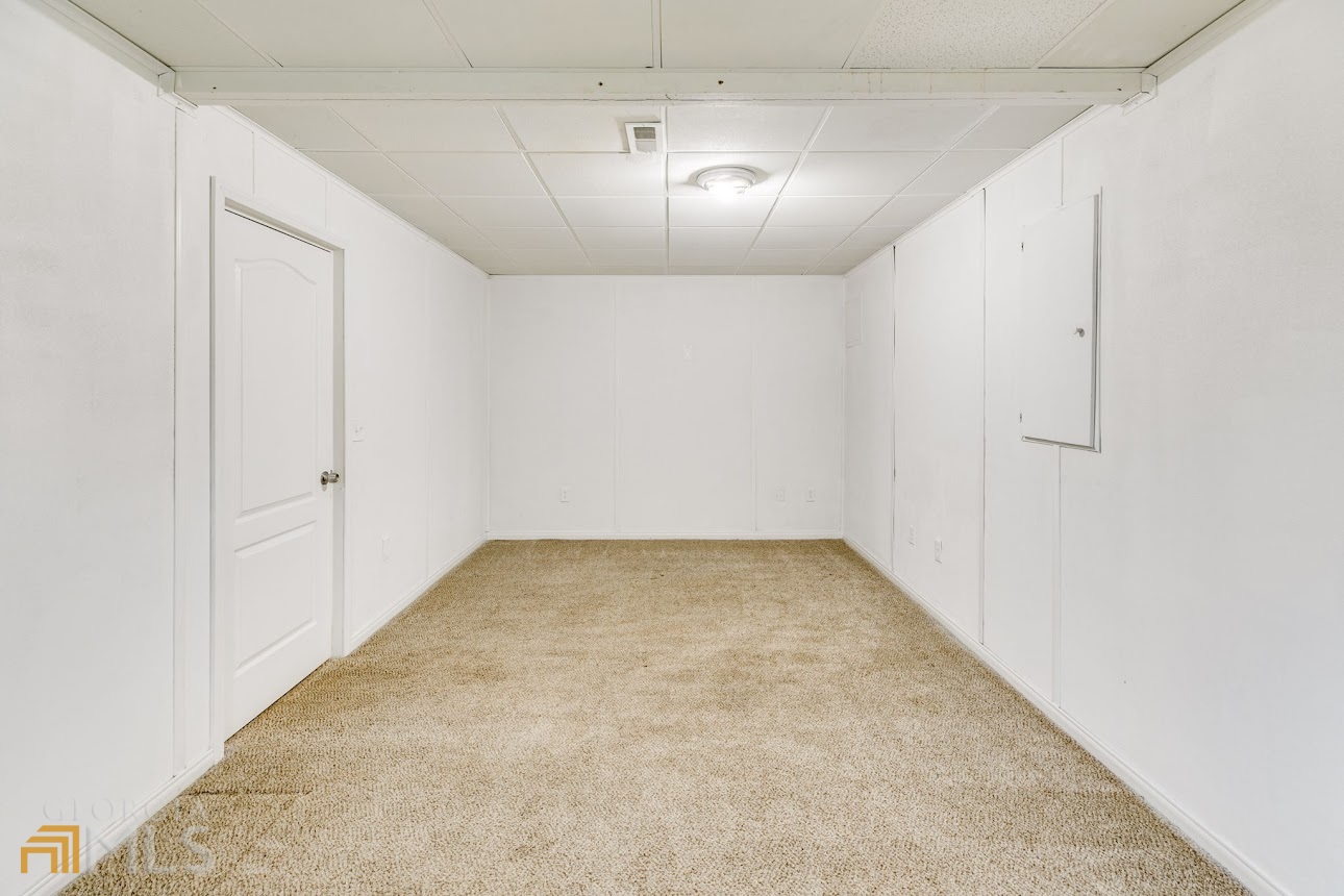 220 Jordan Lane