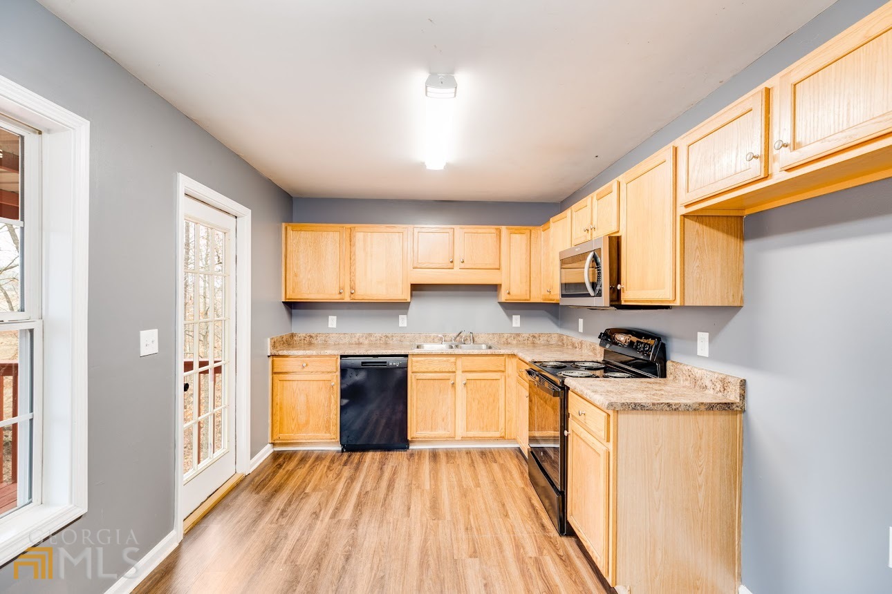 220 Jordan Lane
