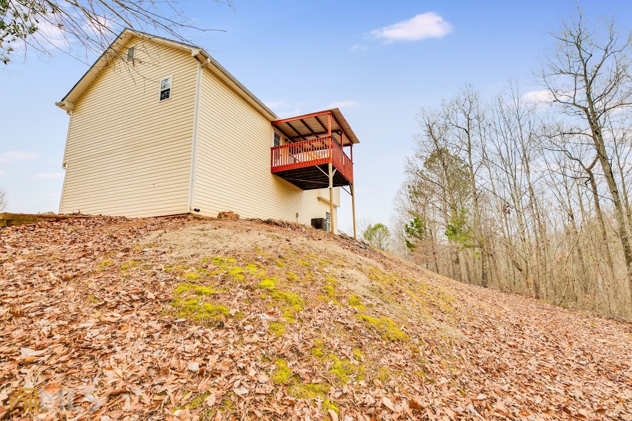 220 Jordan Lane