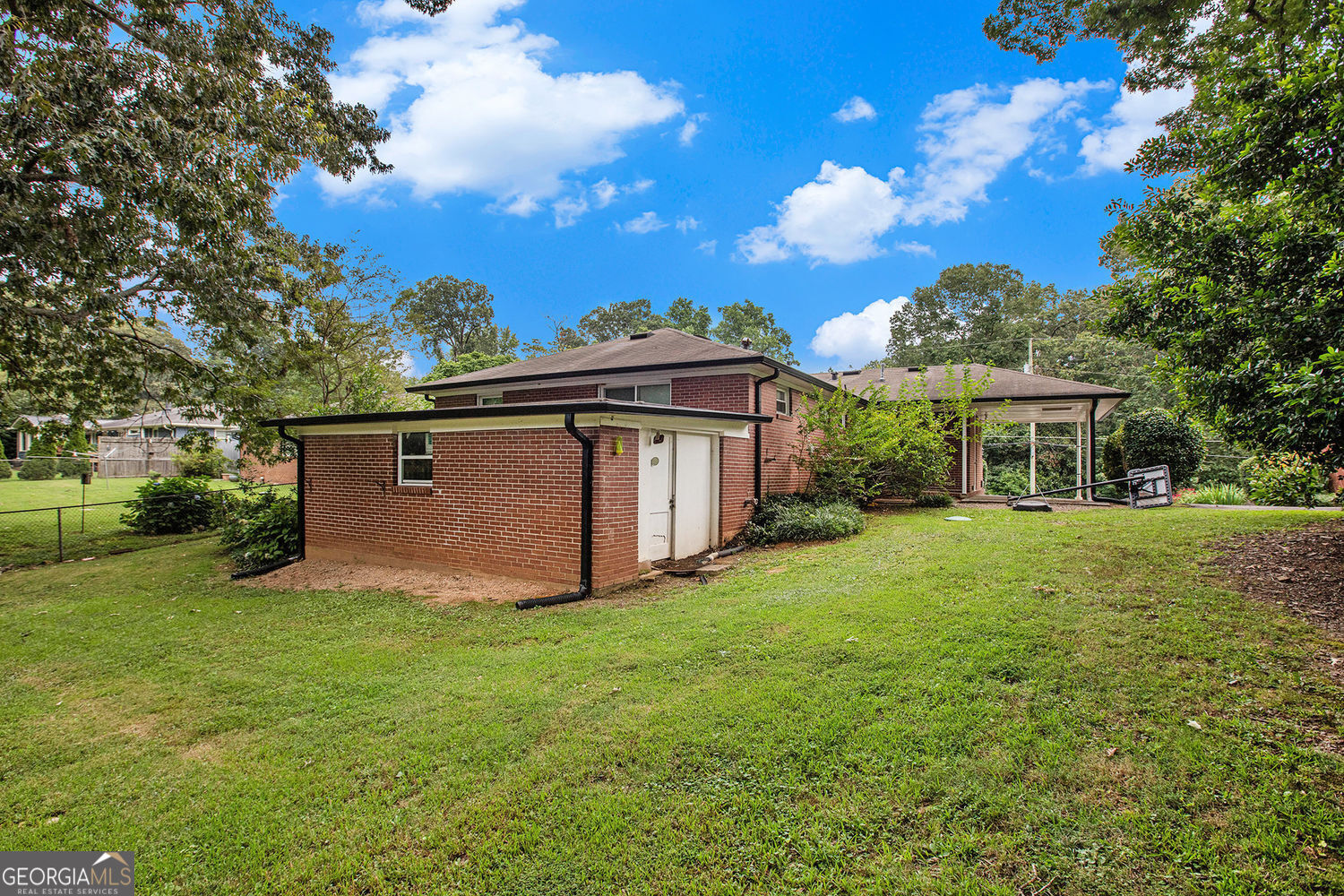 243 Indian Trail