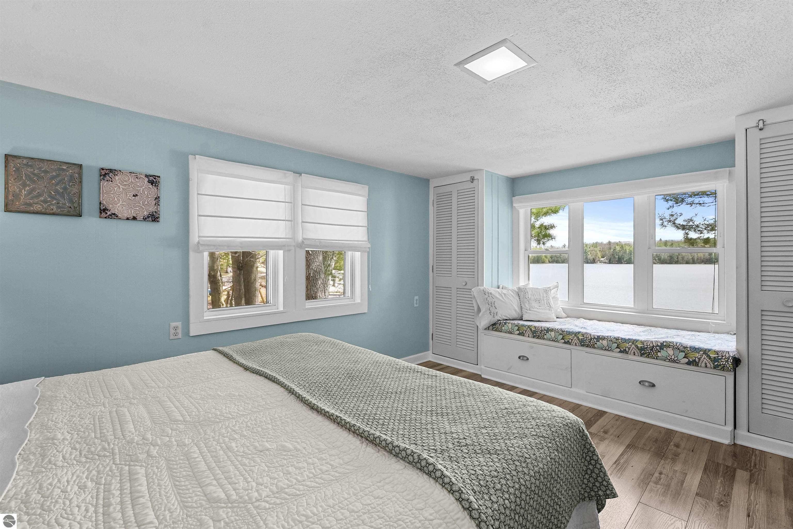 489 Peninsula Trail
