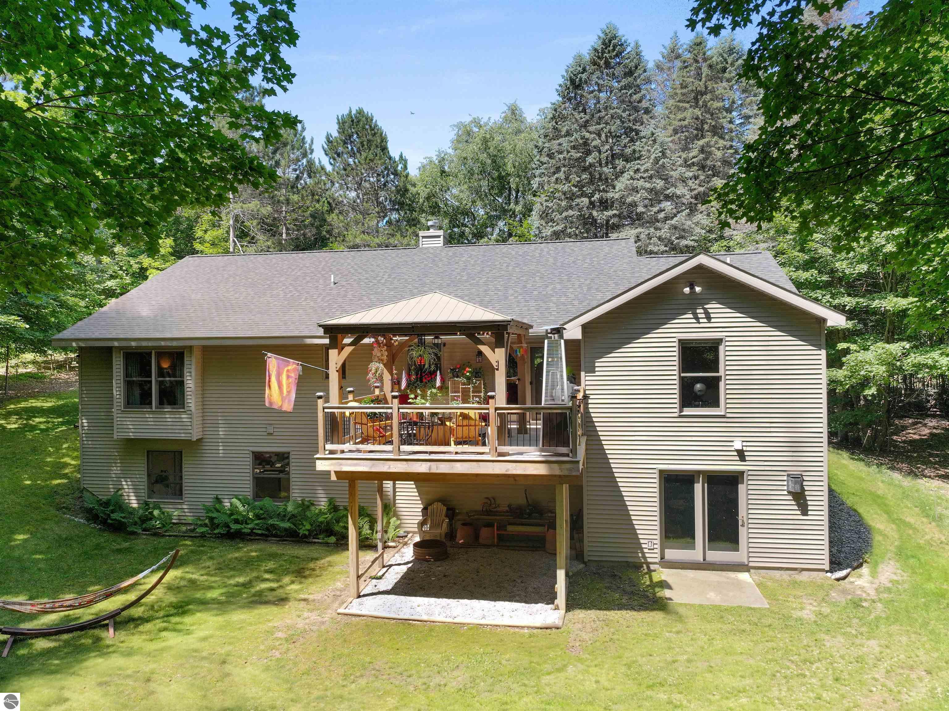 4490 Marykris Lane