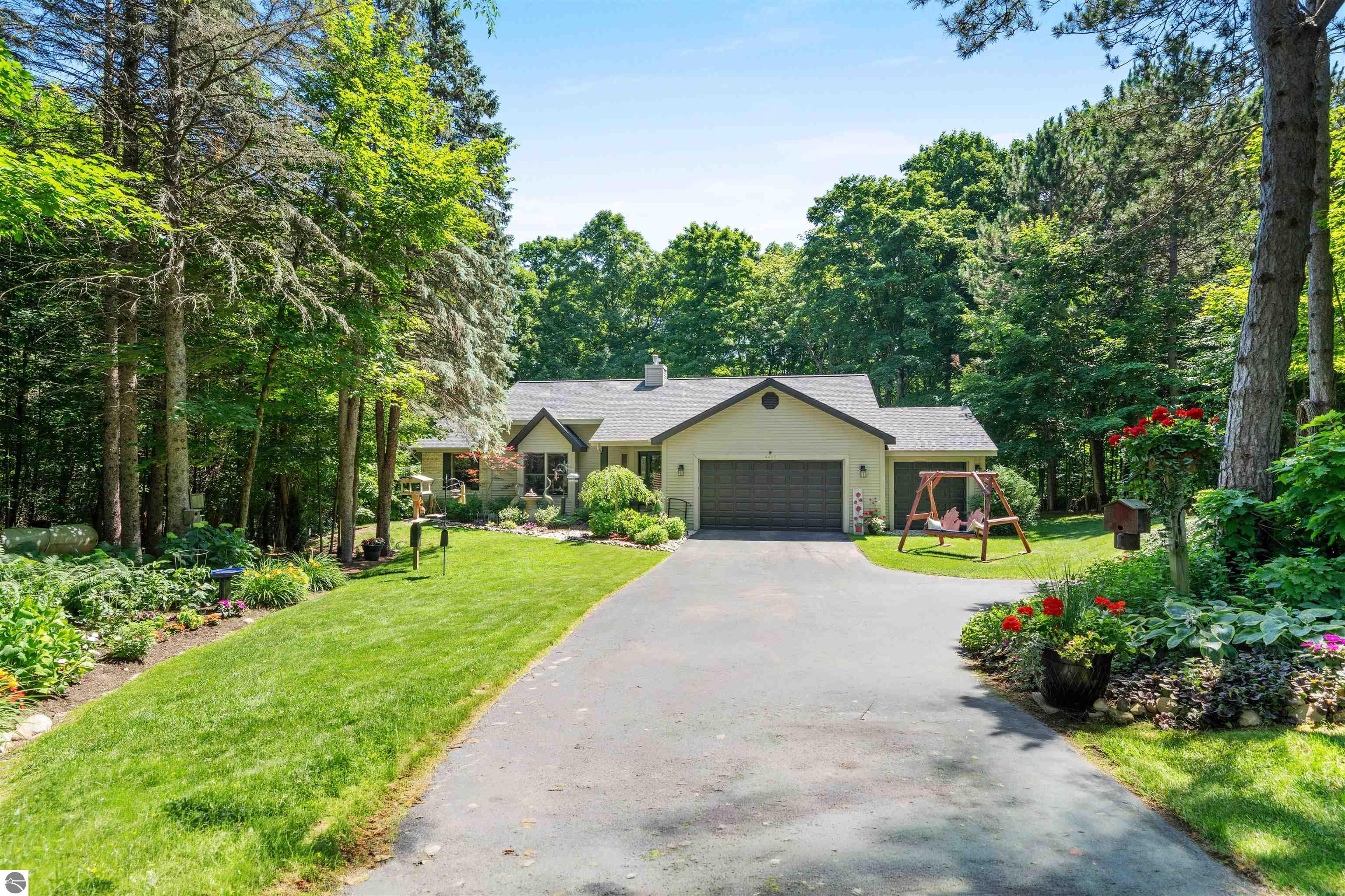 4490 Marykris Lane