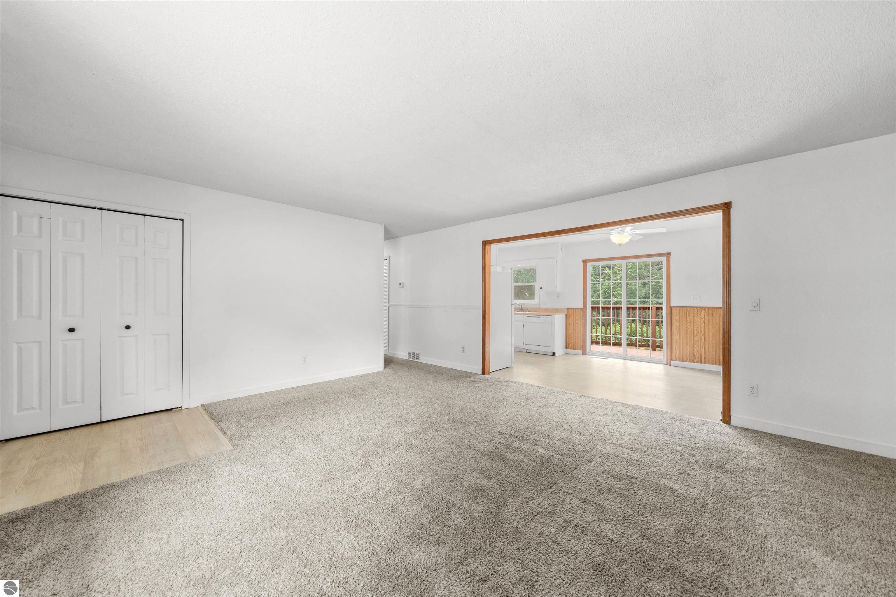 1101 Knoll Crest Court