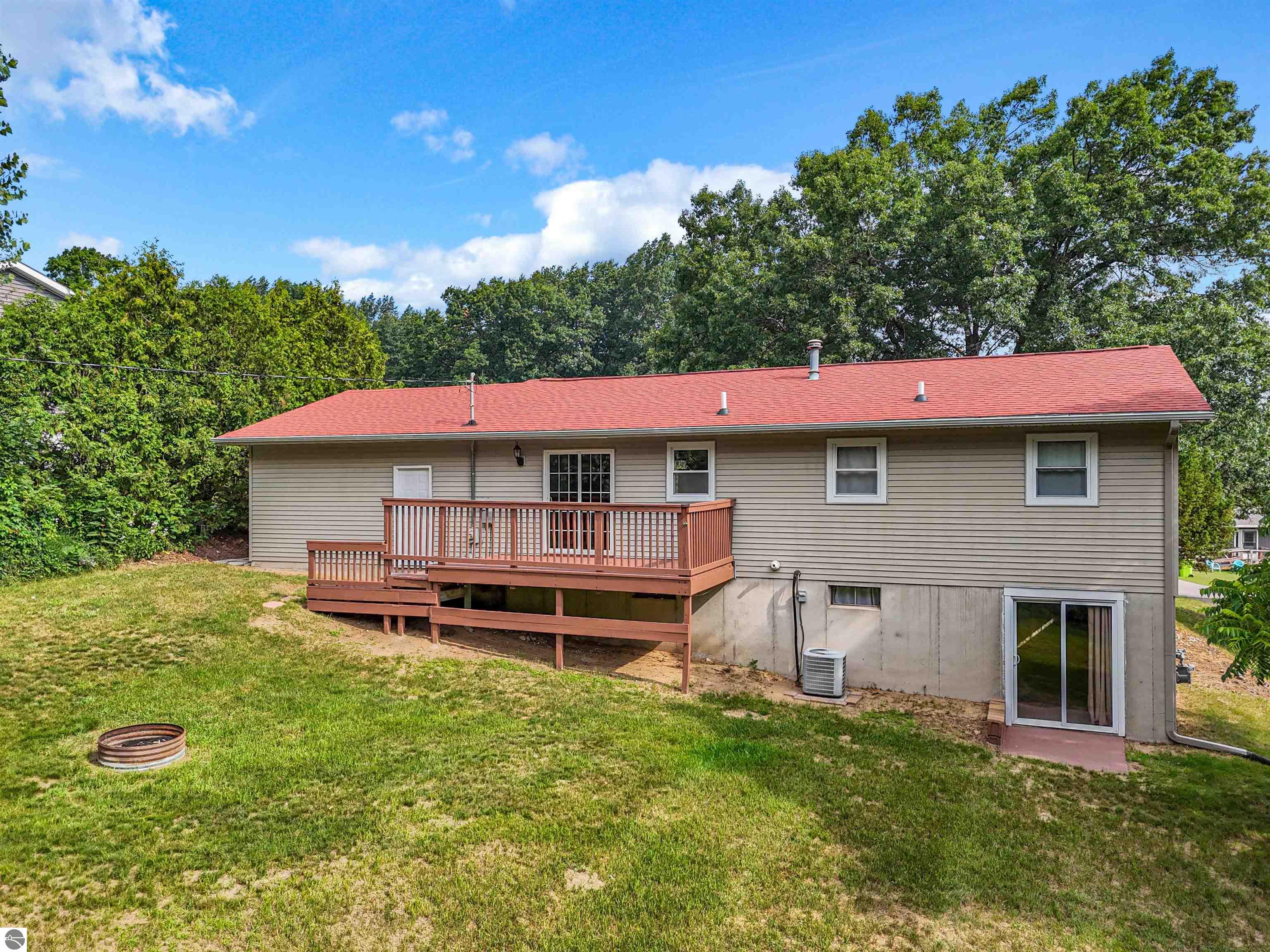 1101 Knoll Crest Court