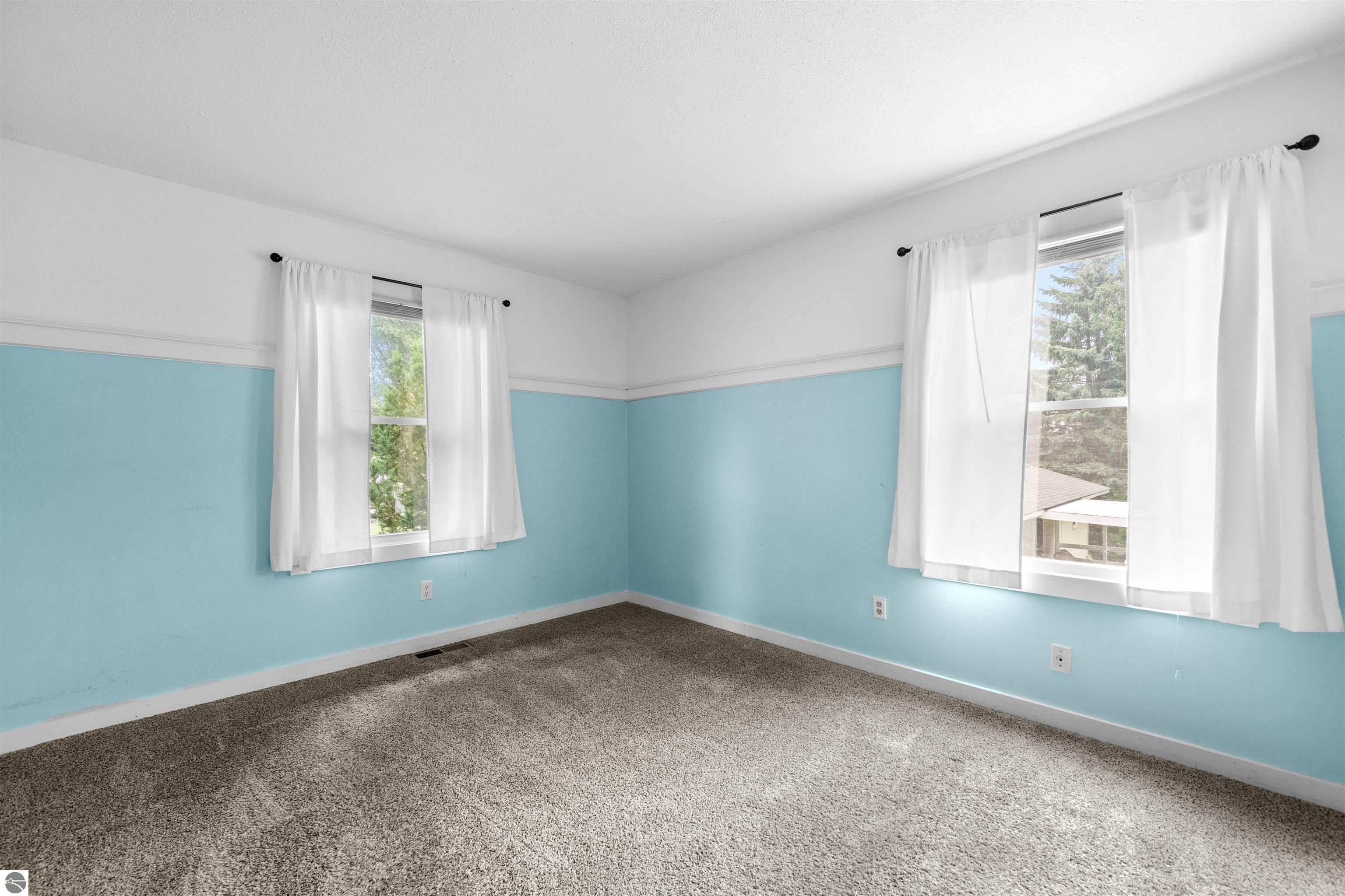 1101 Knoll Crest Court