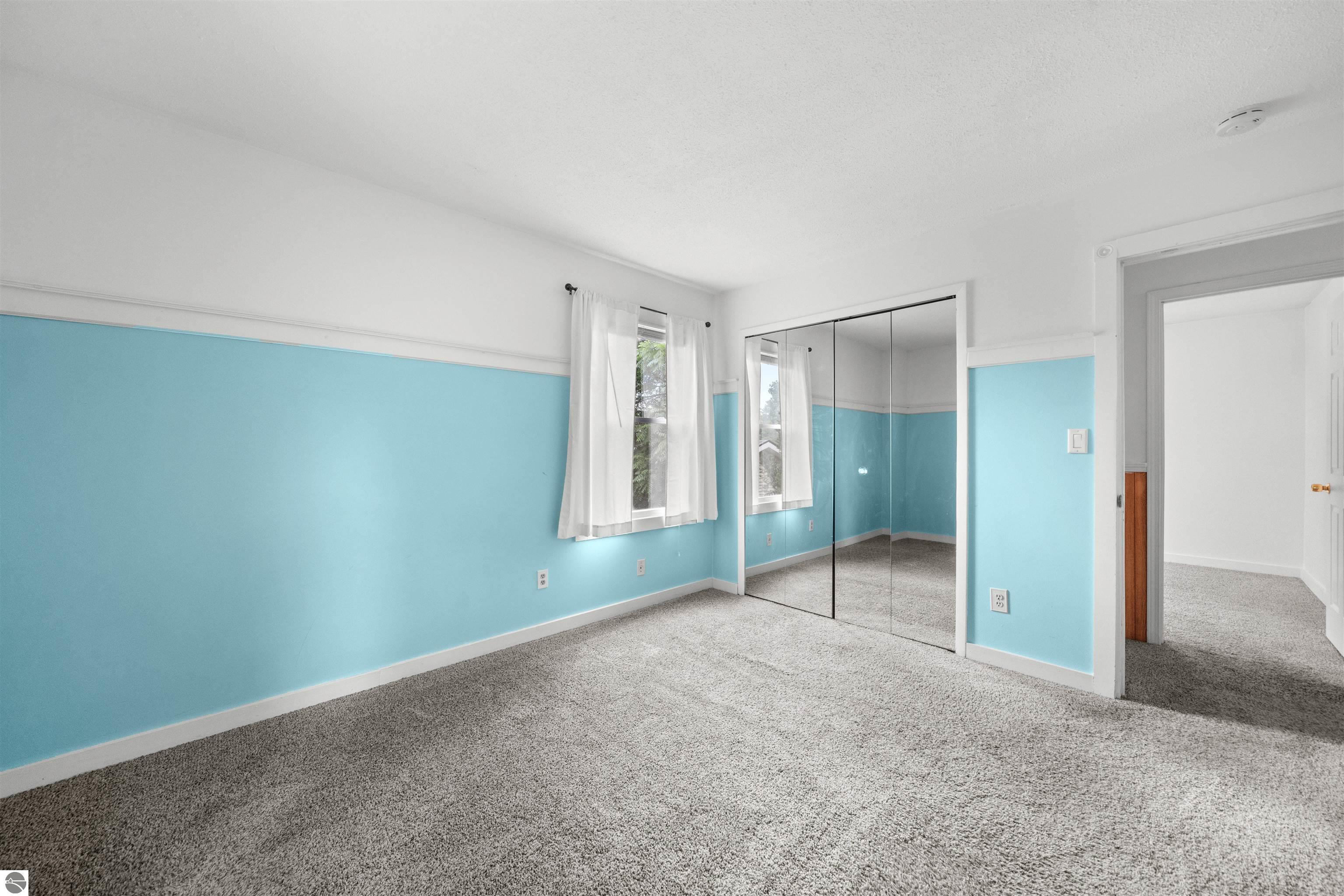 1101 Knoll Crest Court