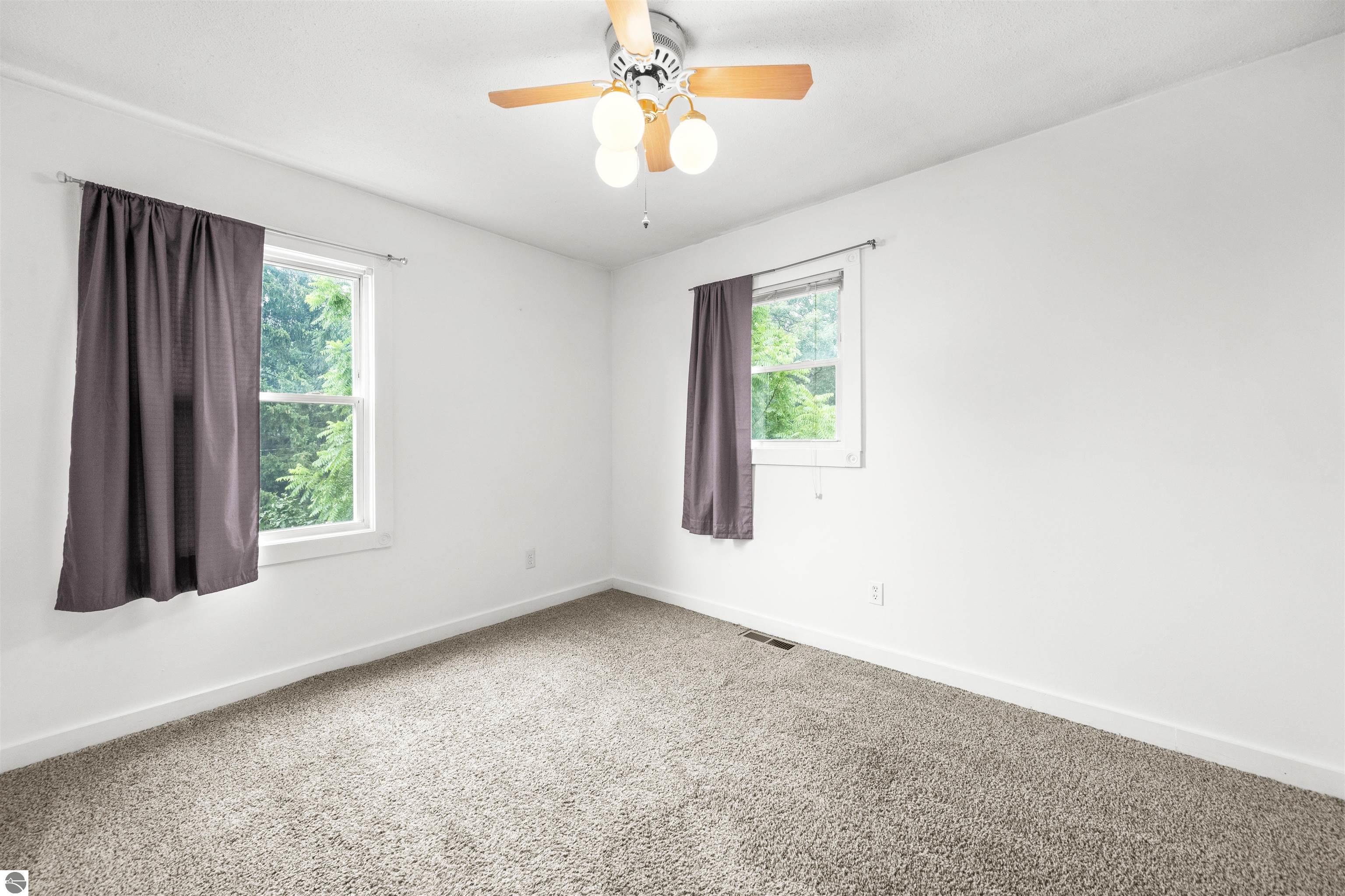 1101 Knoll Crest Court