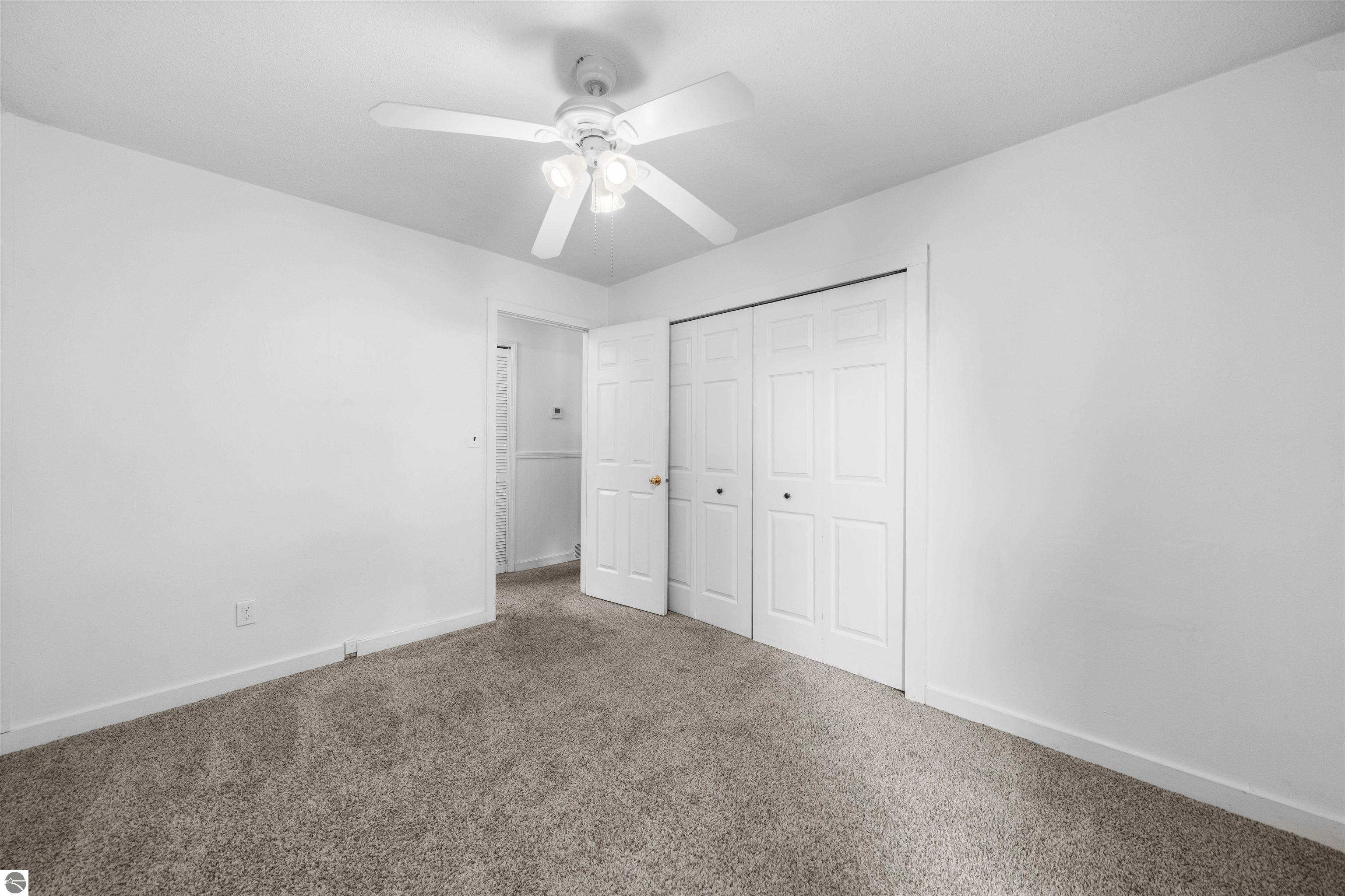 1101 Knoll Crest Court