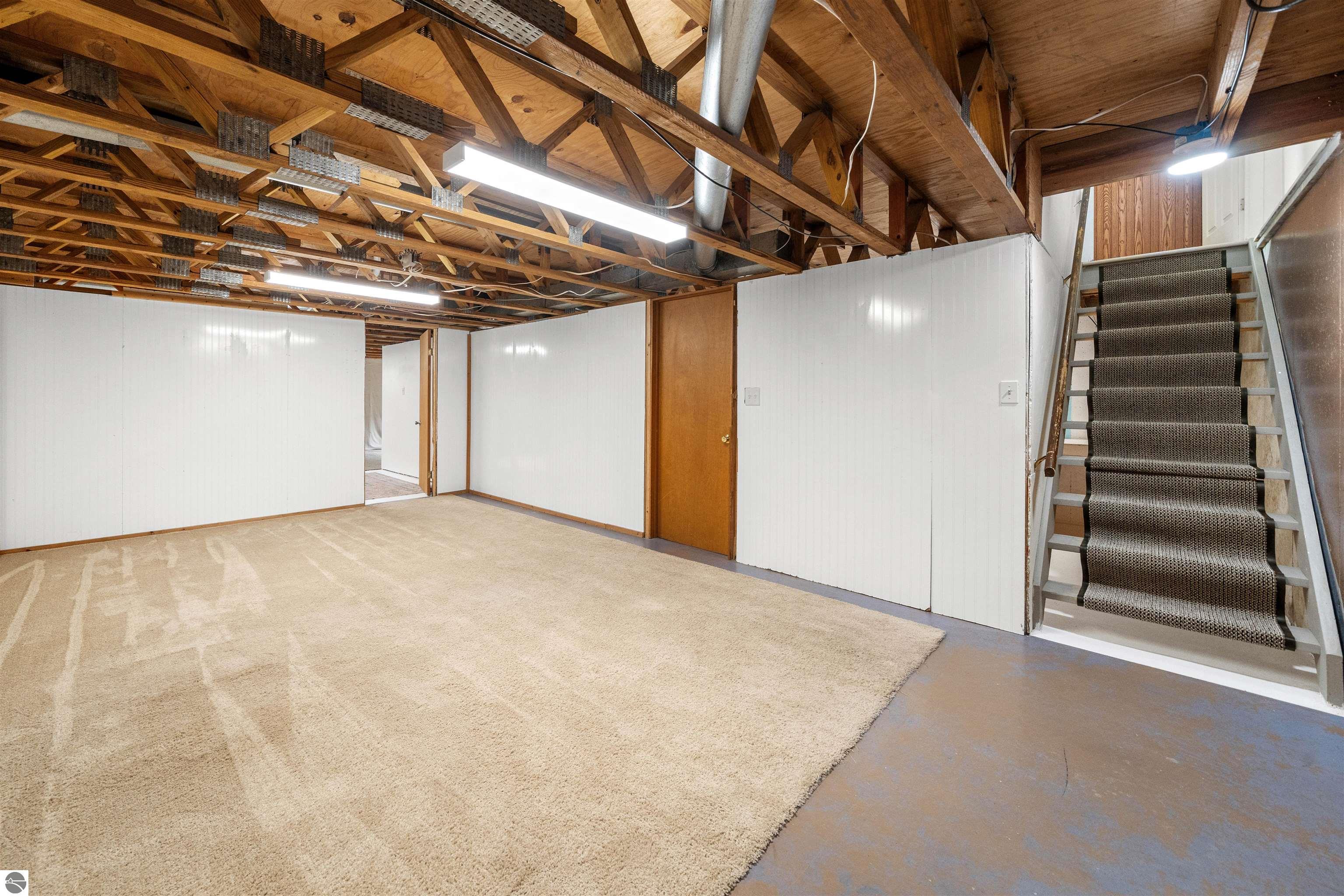 1101 Knoll Crest Court