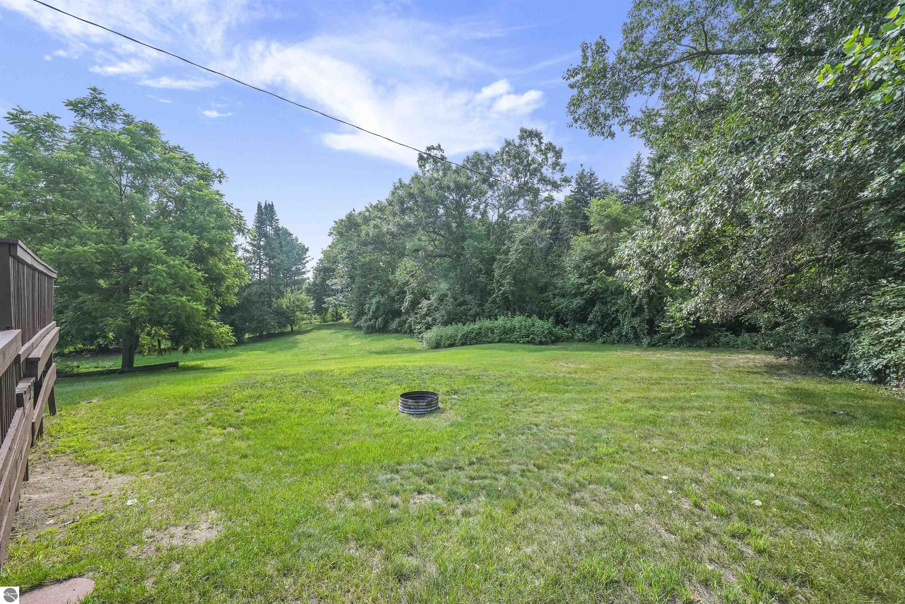 1101 Knoll Crest Court