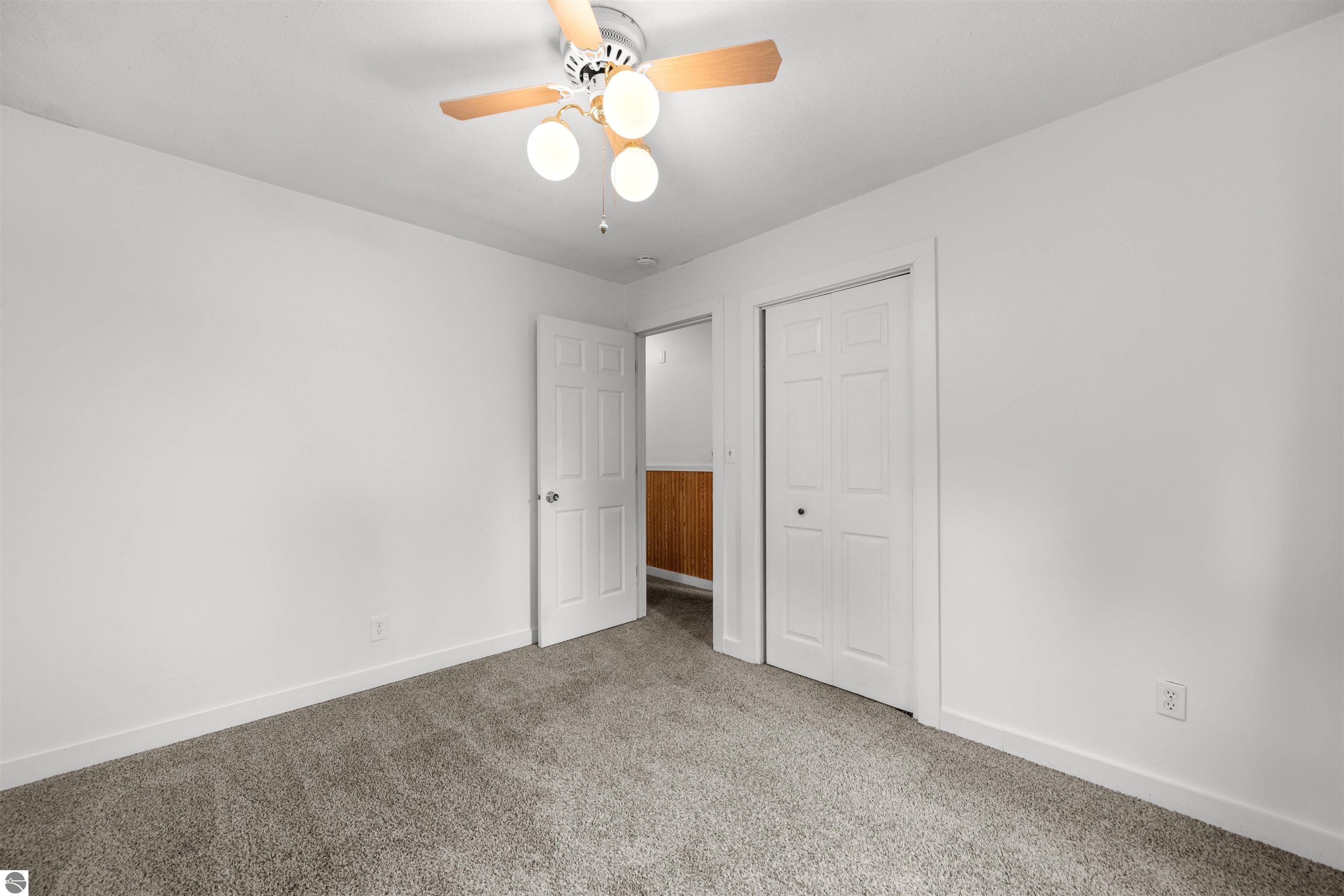 1101 Knoll Crest Court