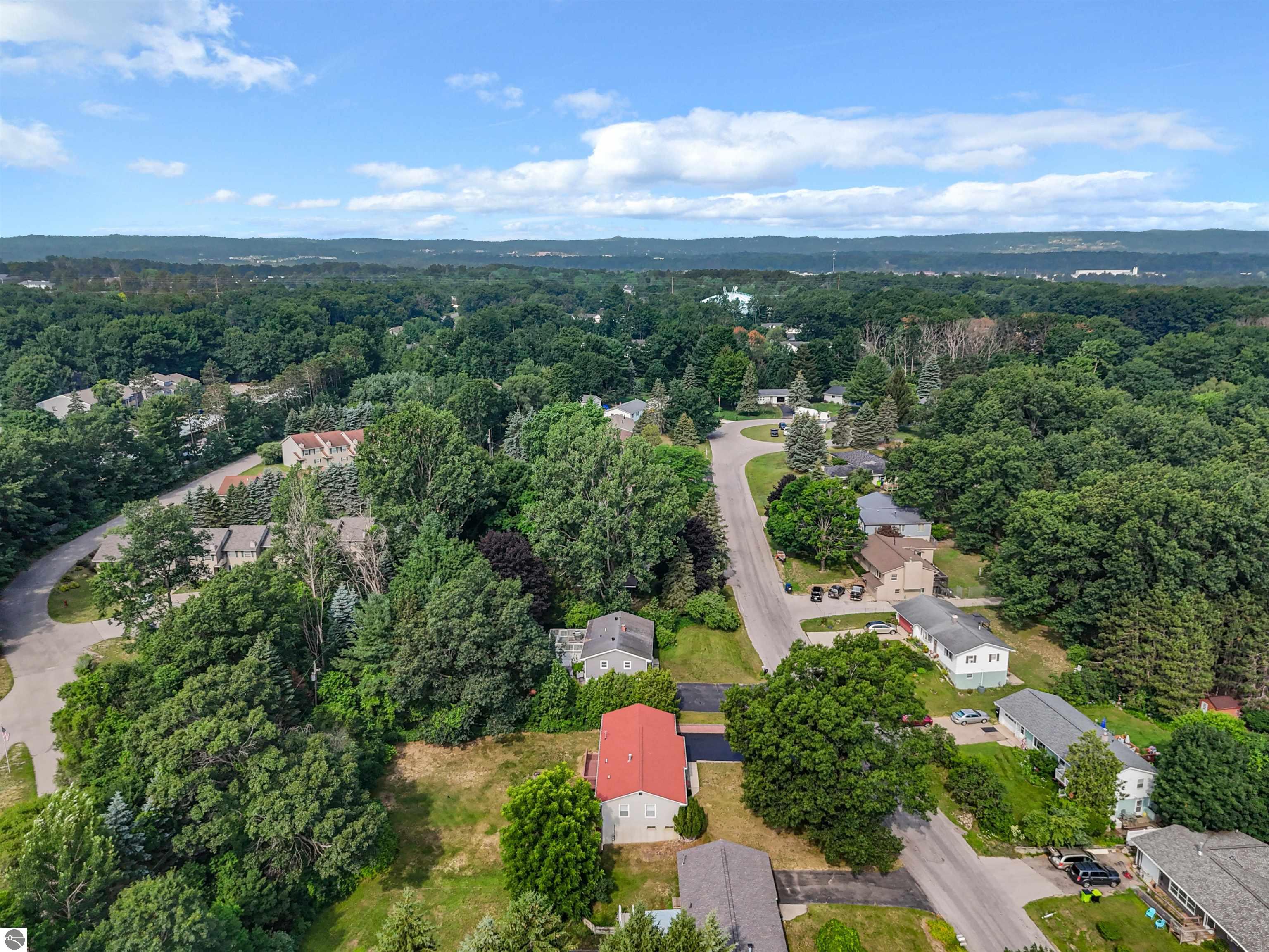 1101 Knoll Crest Court