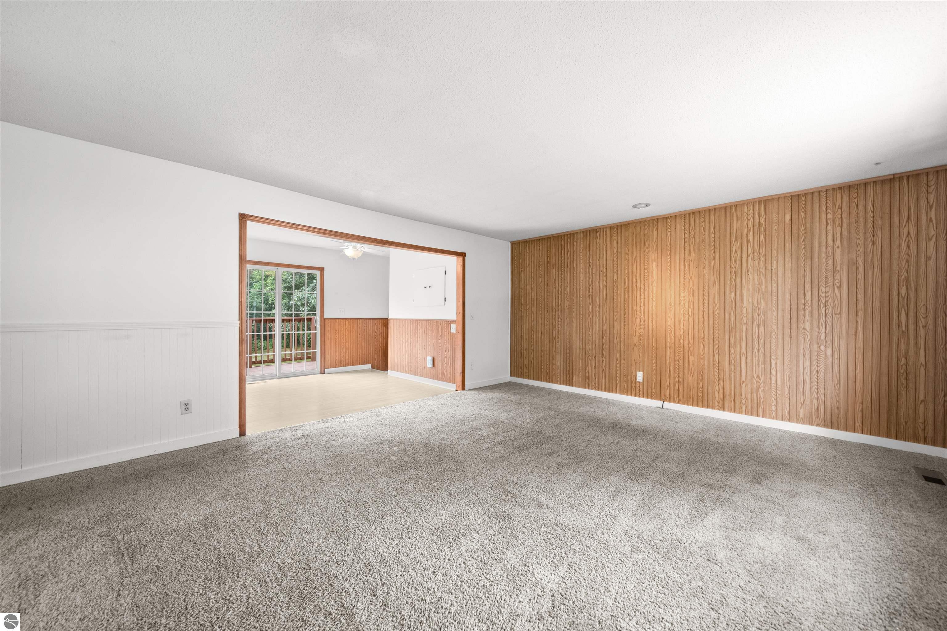 1101 Knoll Crest Court
