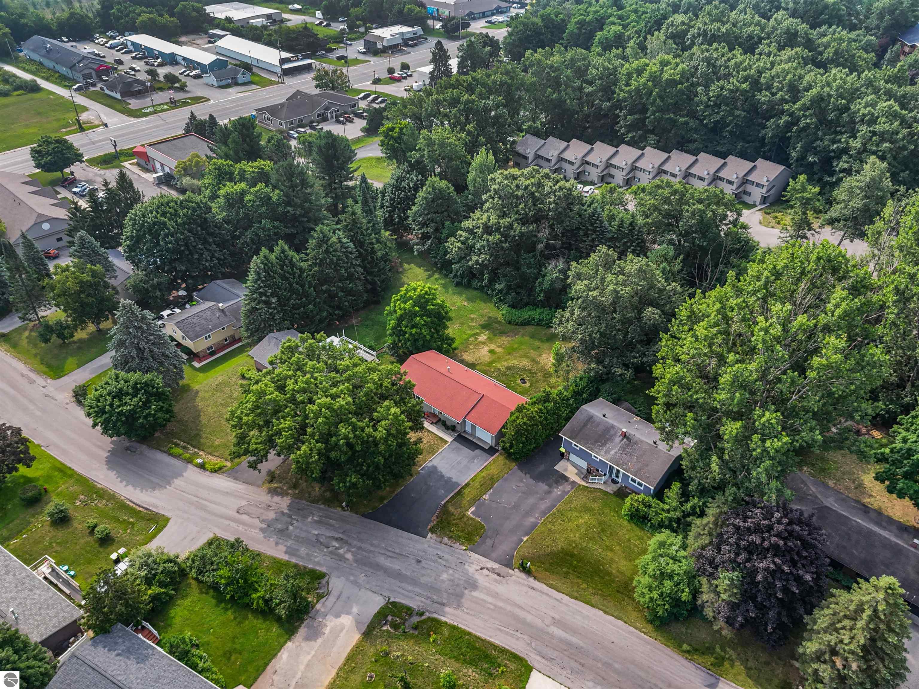 1101 Knoll Crest Court