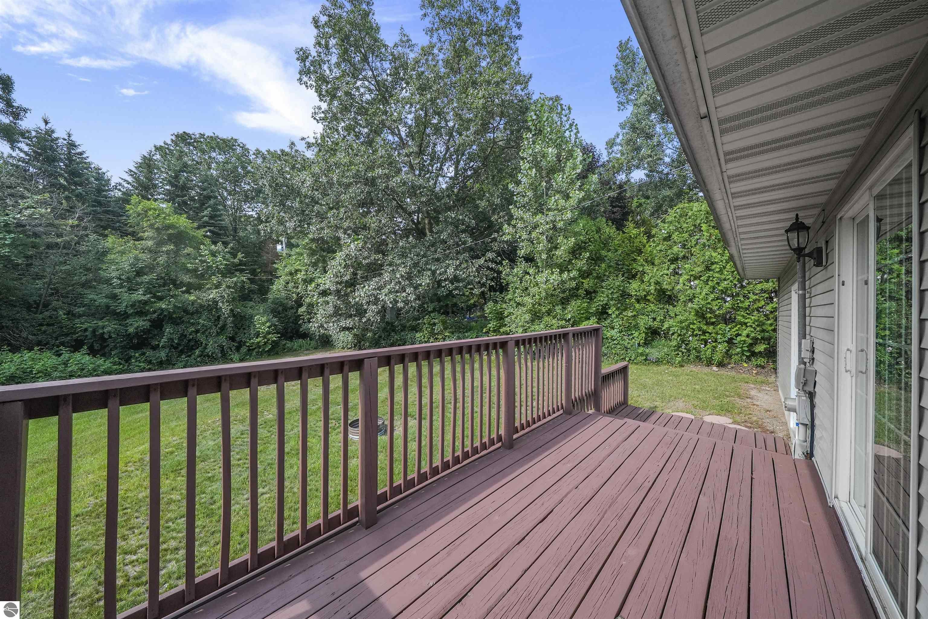 1101 Knoll Crest Court