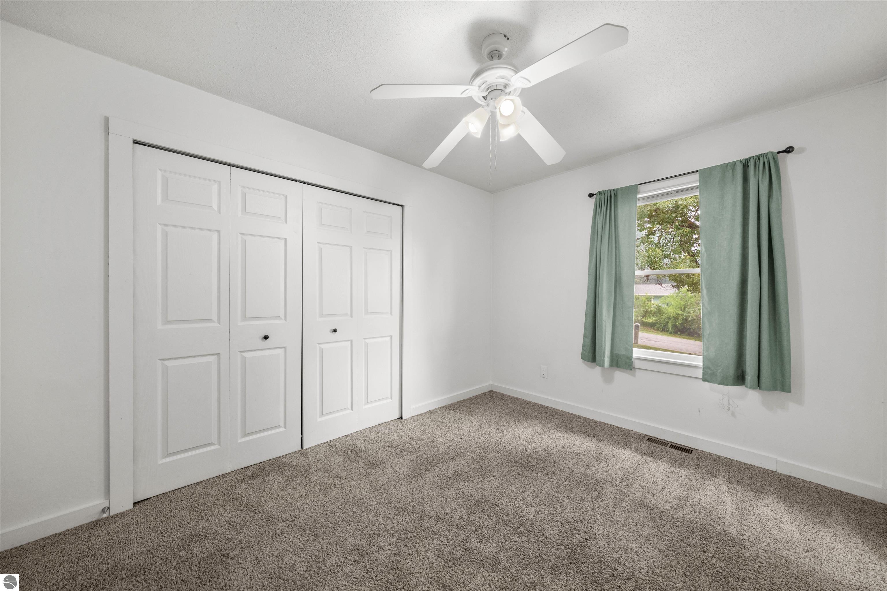 1101 Knoll Crest Court