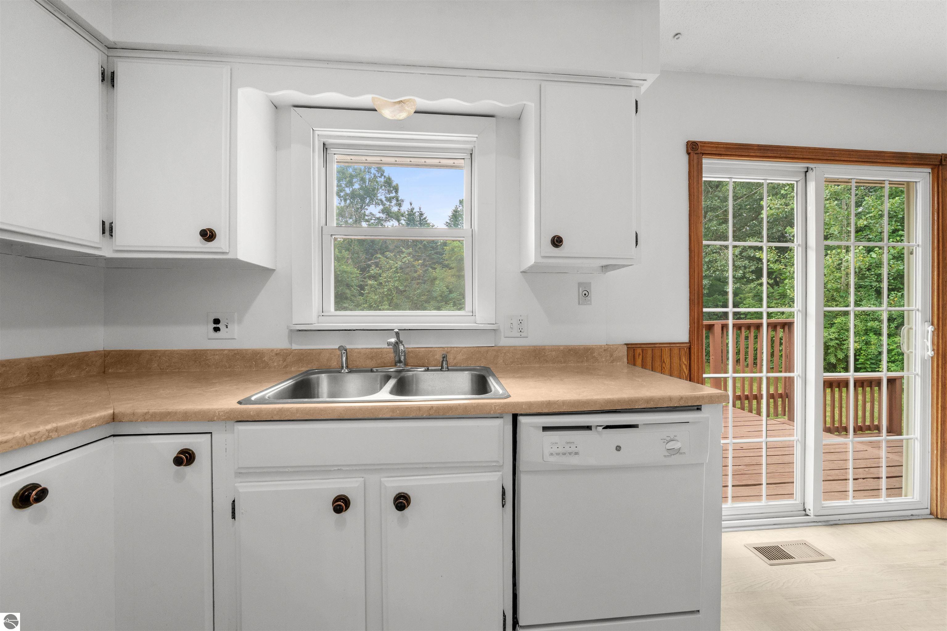 1101 Knoll Crest Court